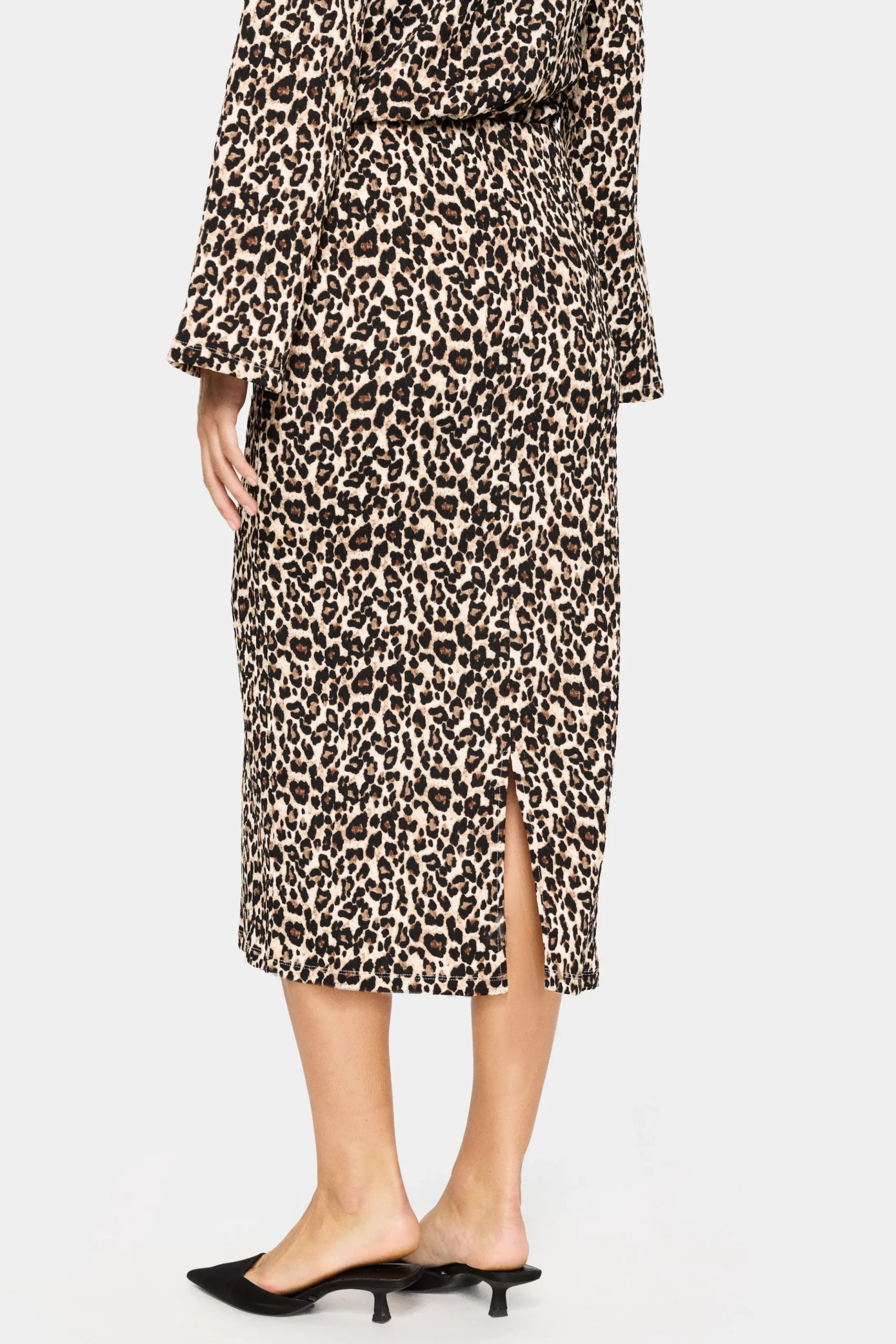 IlyssaSZ Leopard Rock