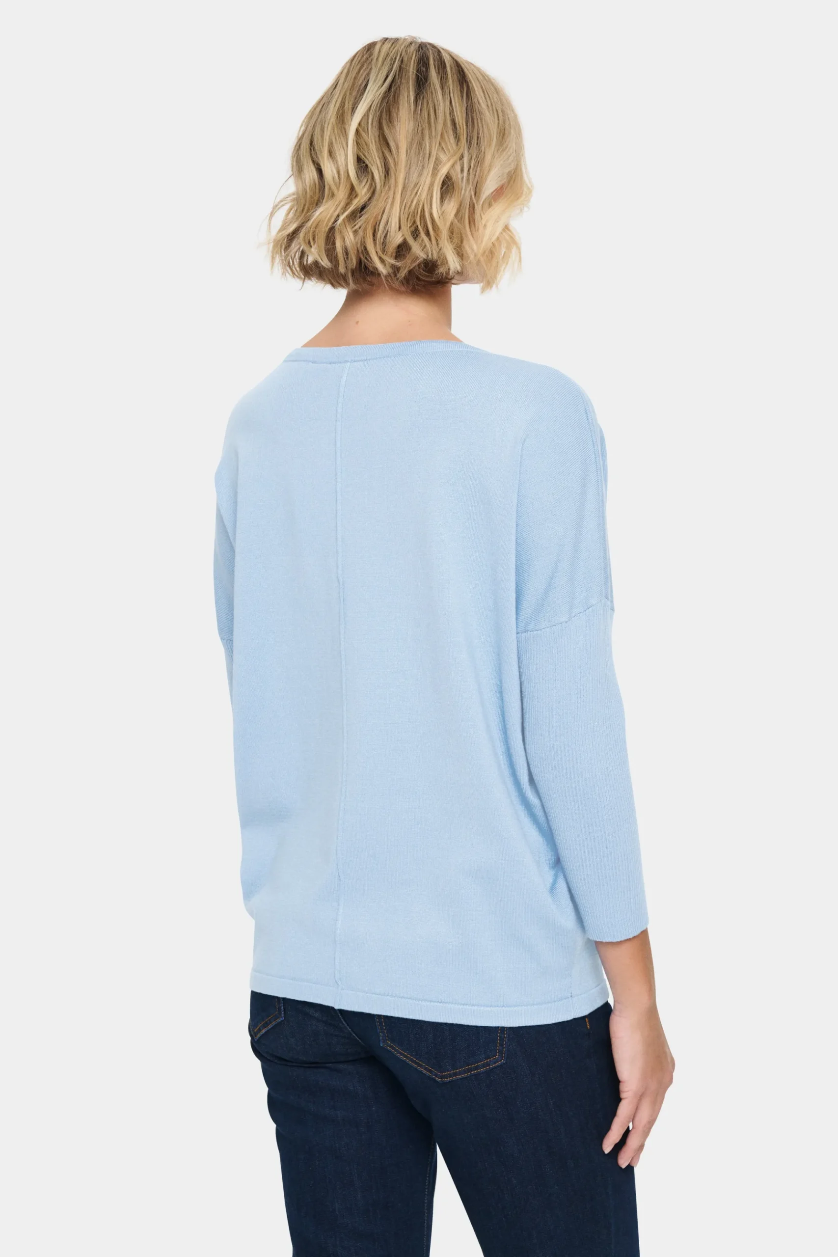 MilaSZ R-Neck Pullover