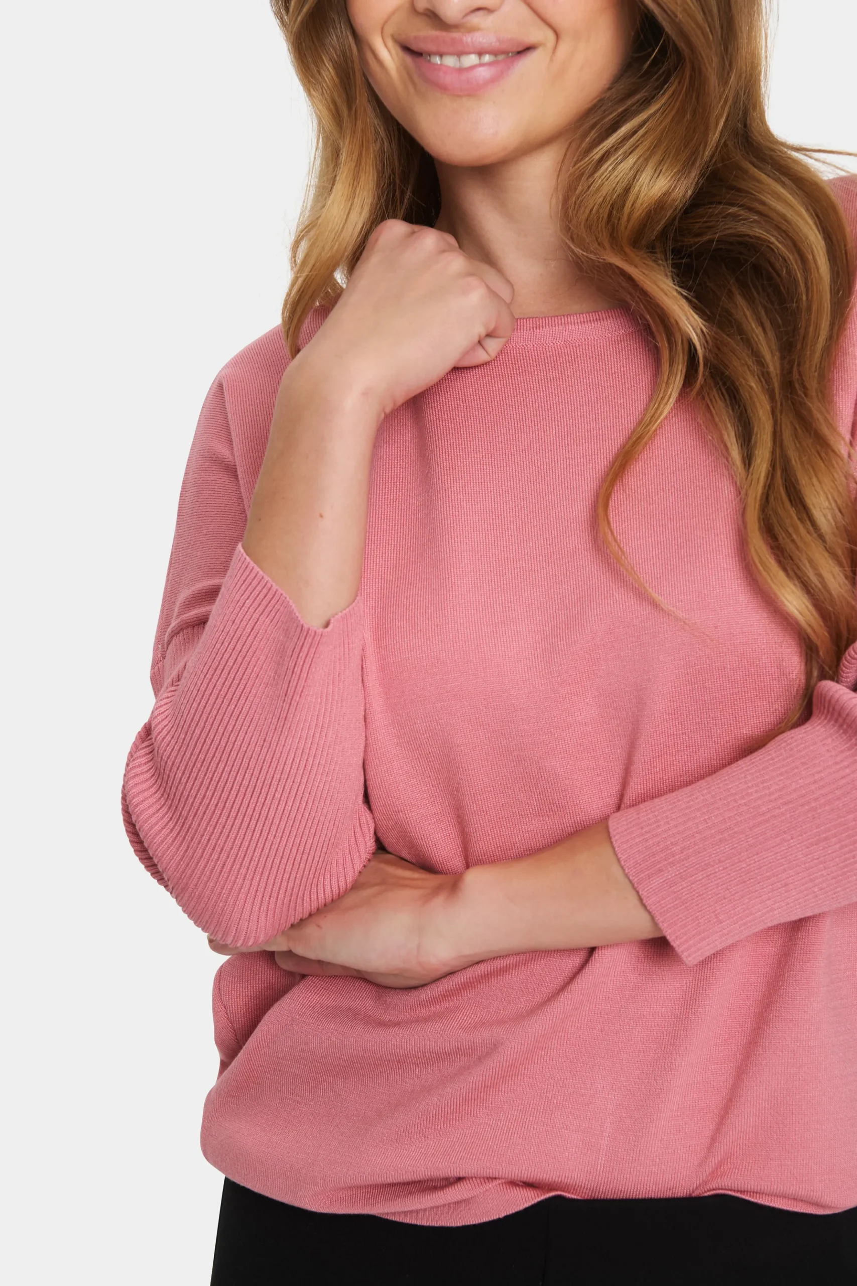 MilaSZ R-Neck Pullover
